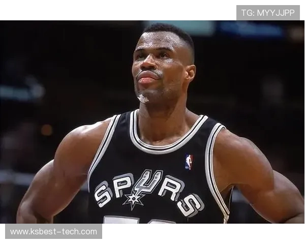 摩西·马龙:从球场巨星到篮球历史的传奇人物 摩西·马龙:从球场巨星到篮球历史的传奇人物