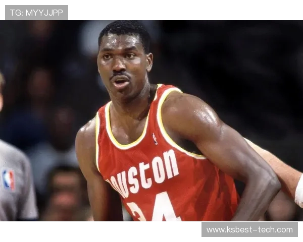 哈基姆奥拉朱旺的传奇生涯与篮球历史上的伟大中锋风采 哈基姆奥拉朱旺的传奇生涯与篮球历史上的伟大中锋风采